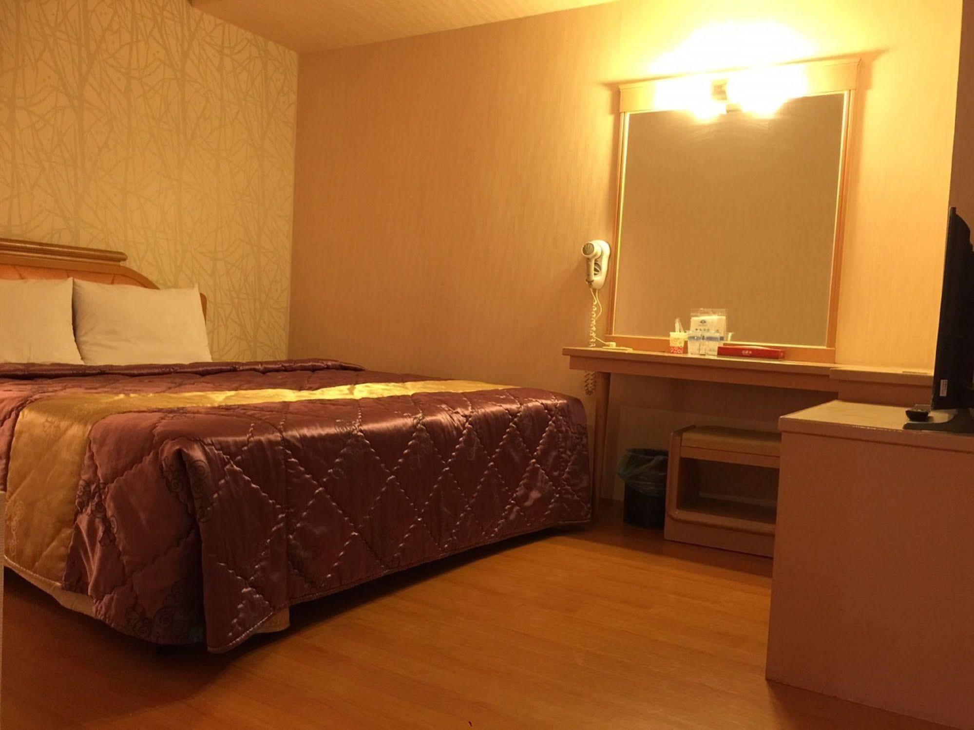 Li Duo Hotel Tainan Zewnętrze zdjęcie